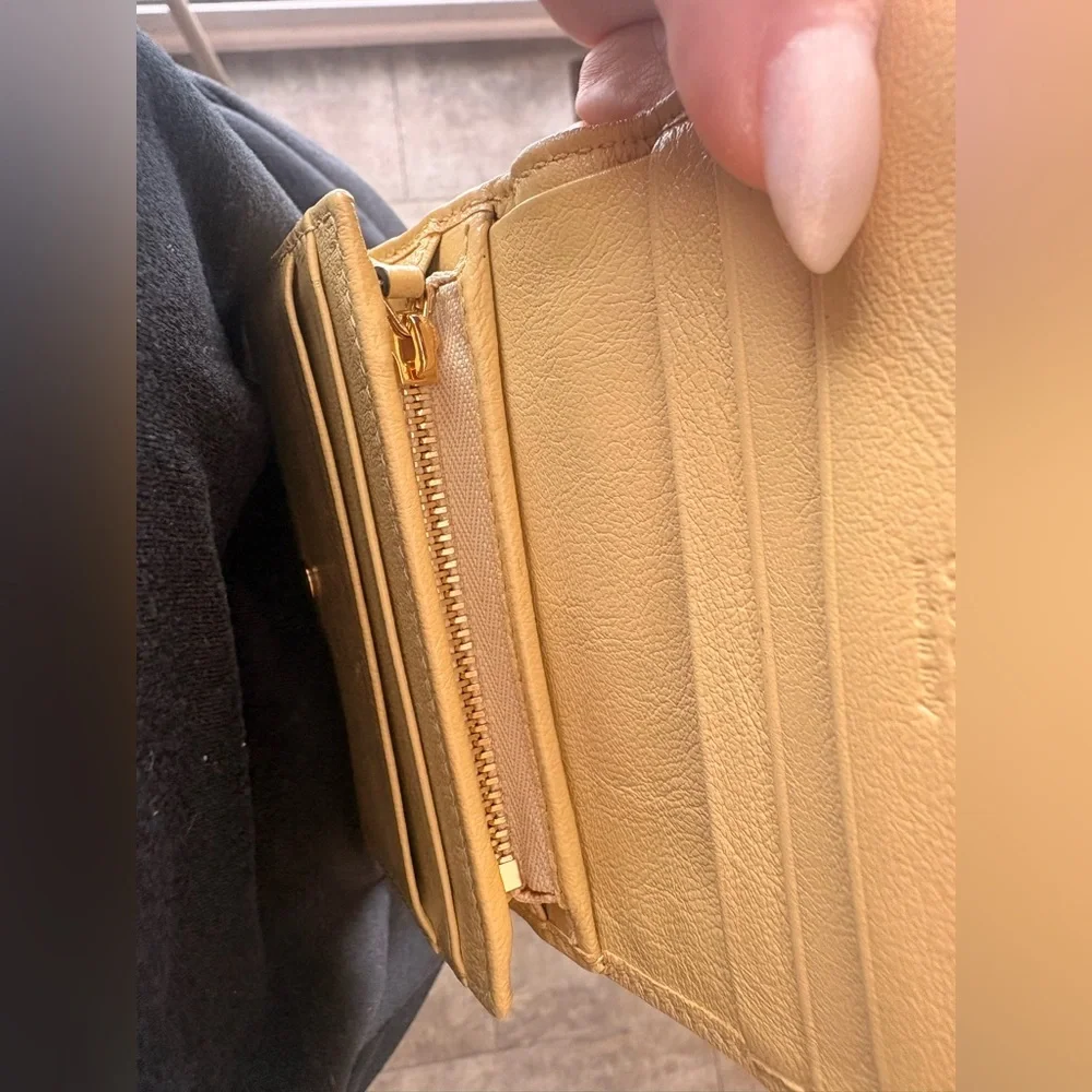 Gucci Women's Wallet - Picture 7 of 11